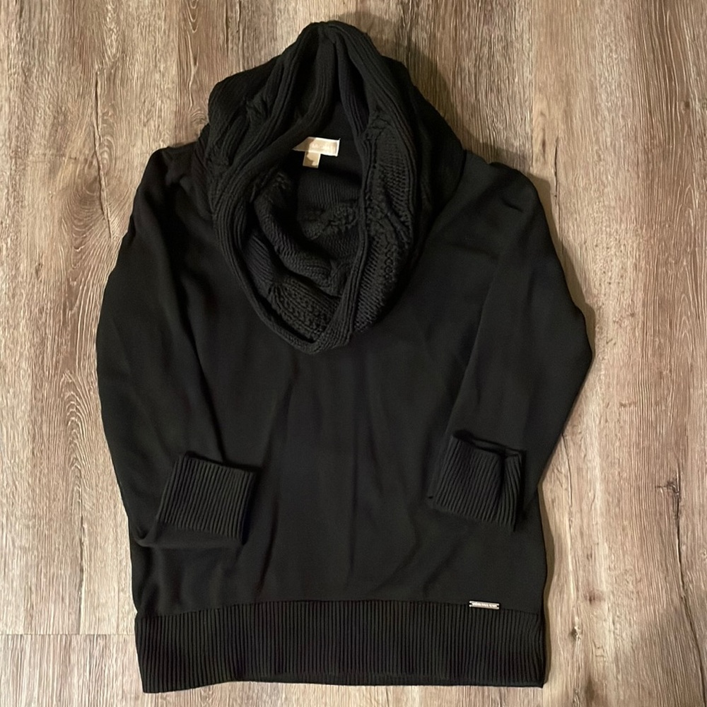 NWOT Chic oversized cowl neck sweater. Crafted from a soft cotton blend